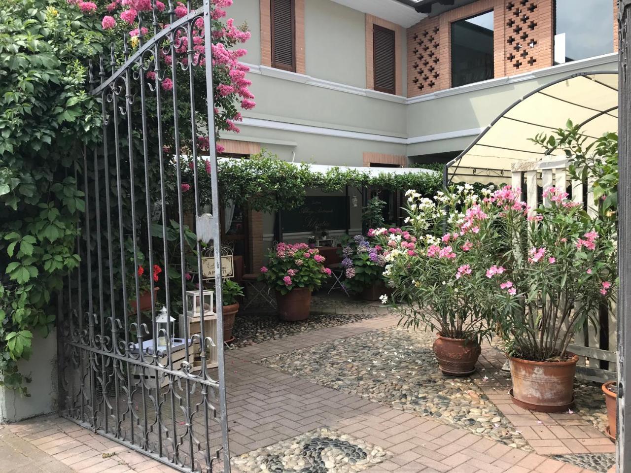 Albergo & Ristorante Selvatico Rivanazzano Terme Buitenkant foto